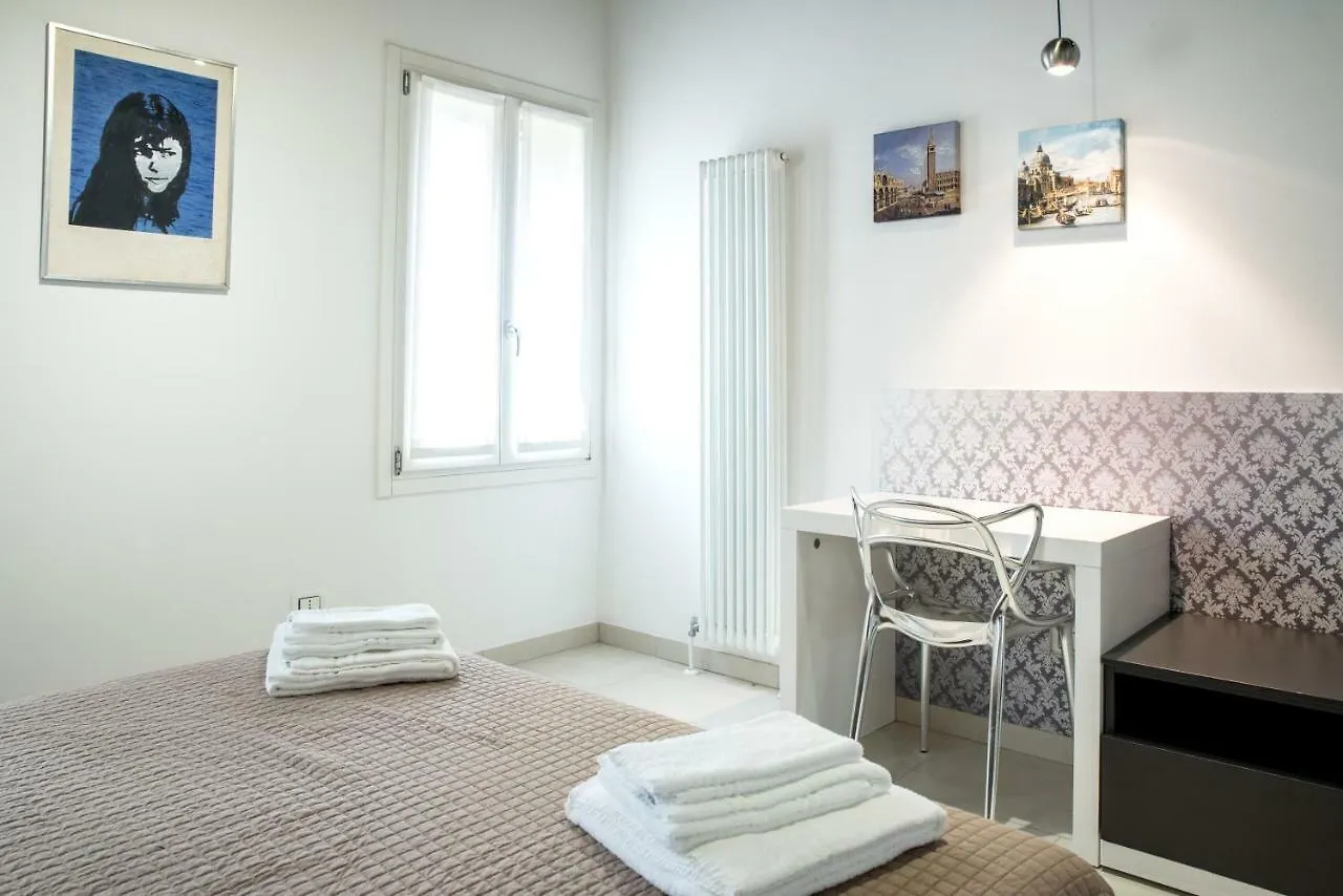Venetian Mood Private Apartment Italia